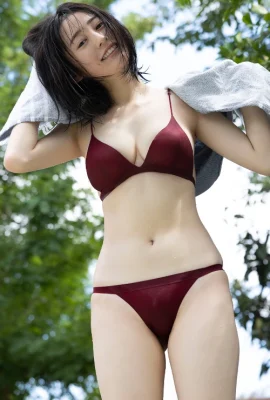 Miu Shirahama 白濱美兎, FLASHデジタル写真集 「ちょっぴりオトナ」 Set.01